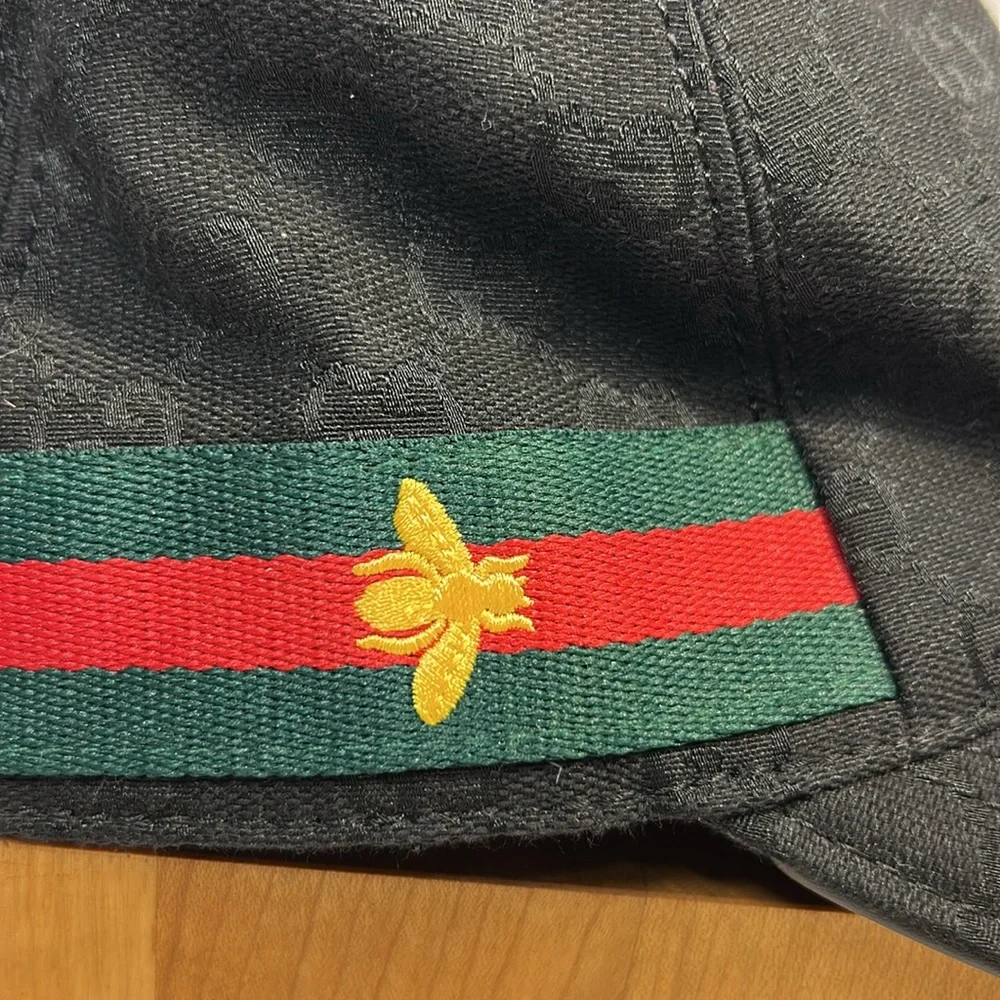 Gucci Authentic canvas leather double lined Baseball cap with bee embroidery